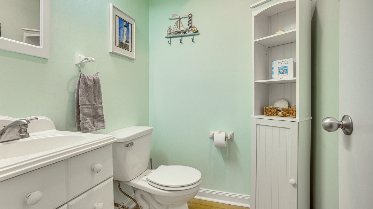 Photo of Bathroom in Oceanmarsh Subdivision