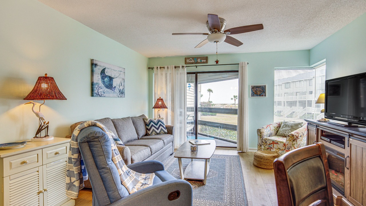 Photo of Livingroom in Oceanmarsh Subdivision