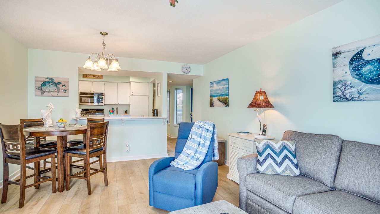 Photo of Livingroom in Oceanmarsh Subdivision