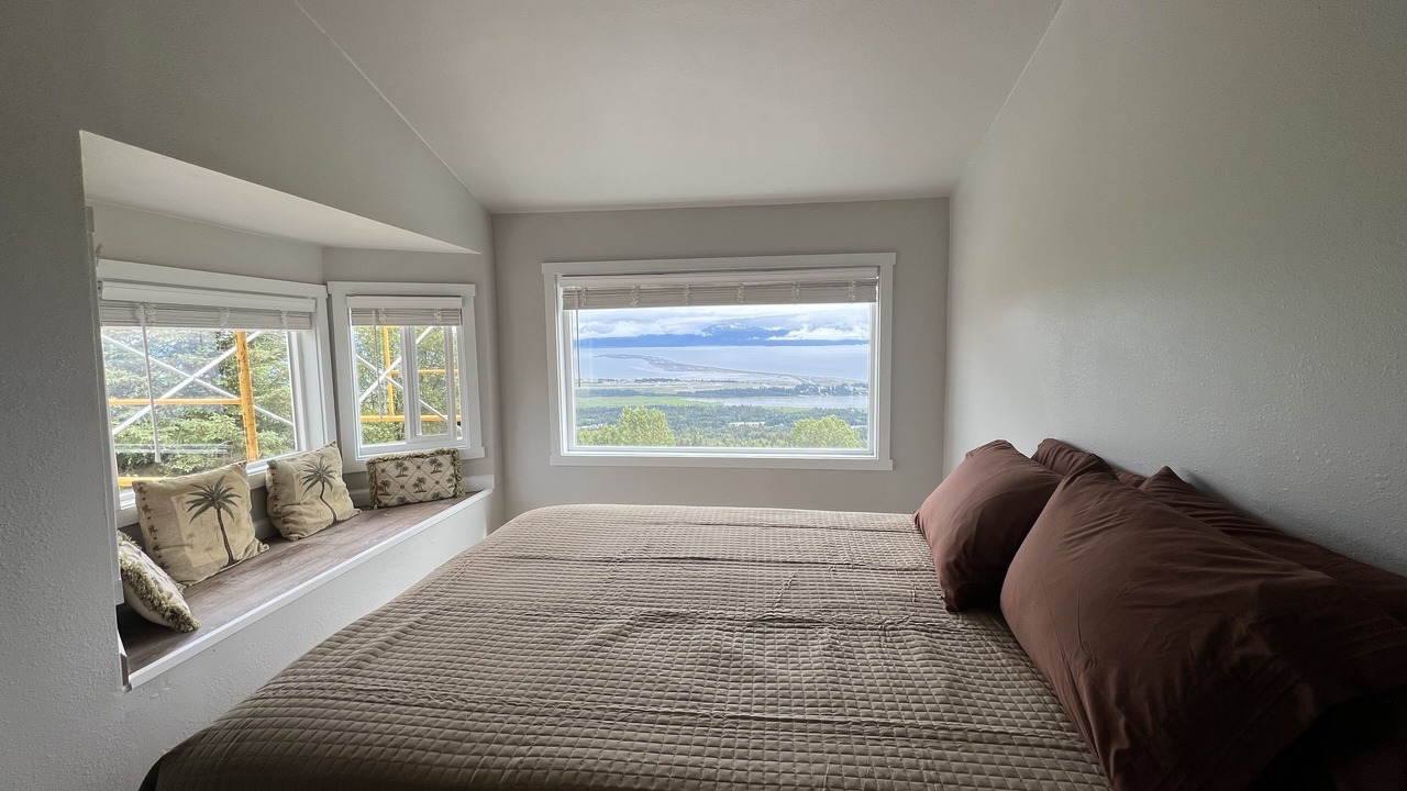 Photo of Bedroom in Homer