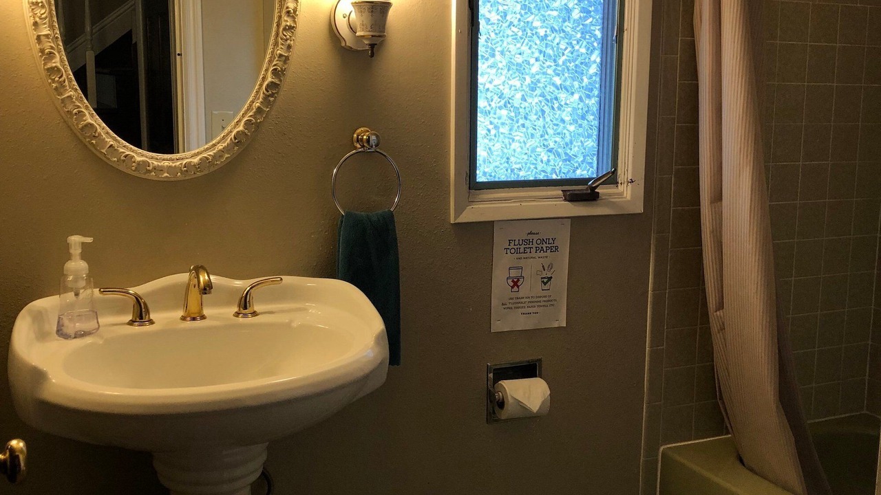 Photo of Bathroom in Mendenhaven