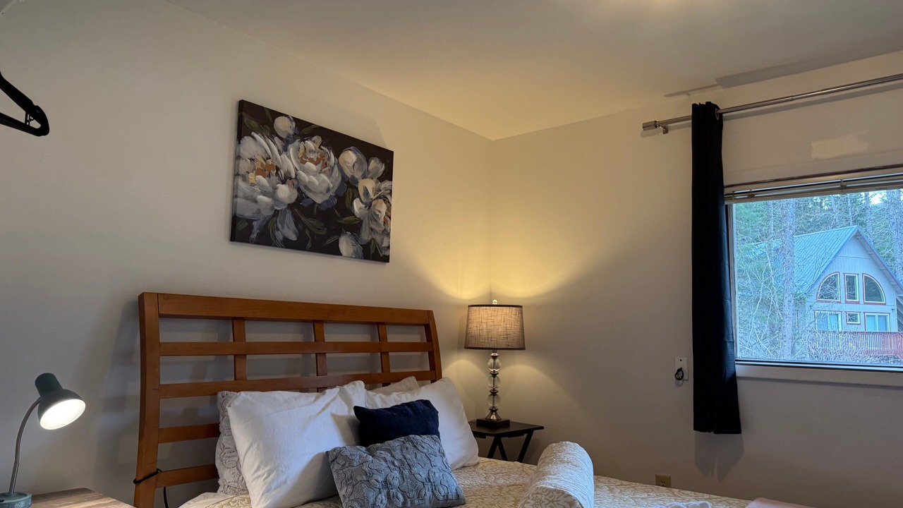 Photo of Bedroom in Alyeska