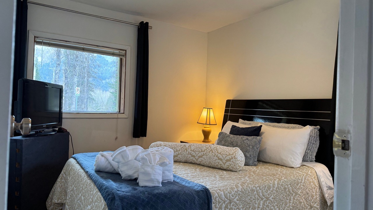 Photo of Bedroom in Alyeska