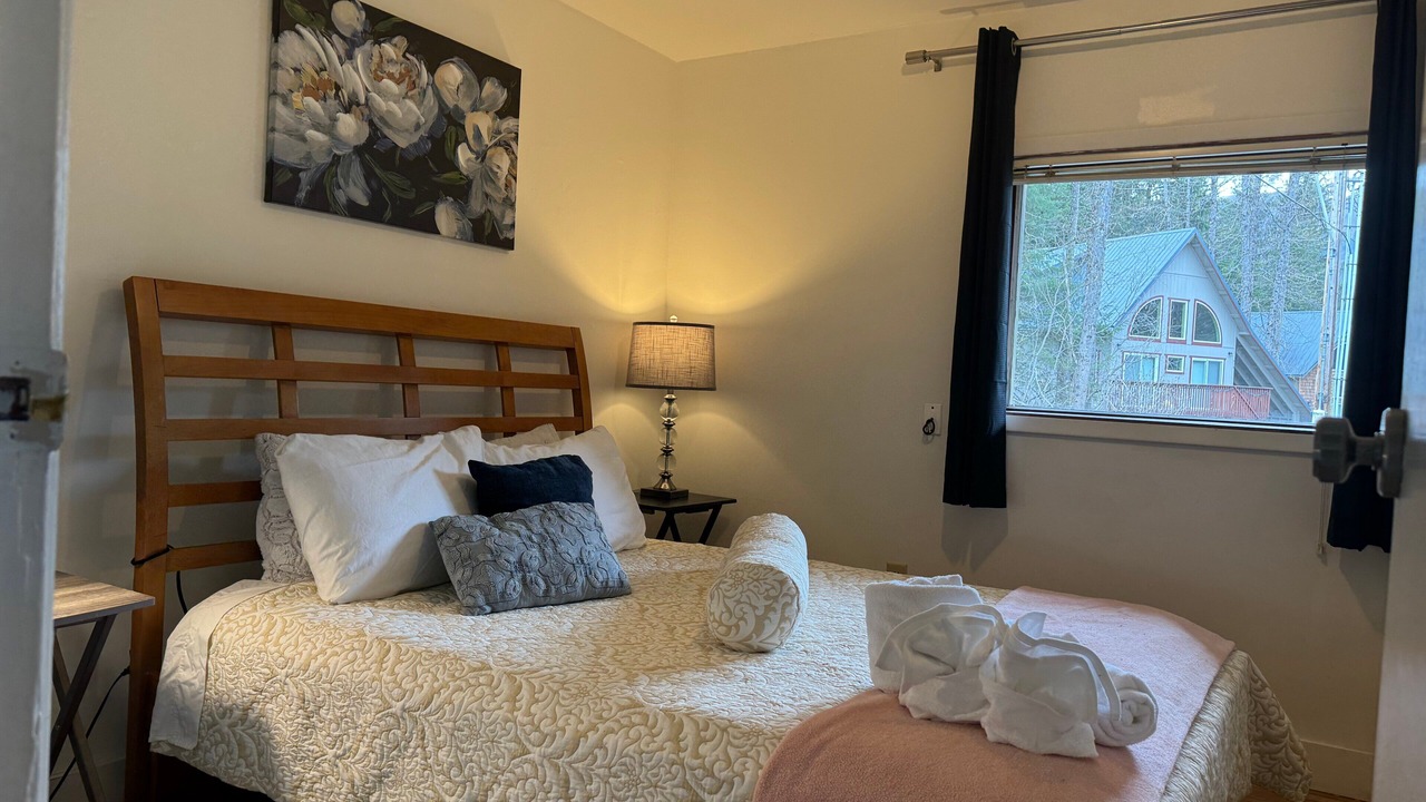 Photo of Bedroom in Alyeska