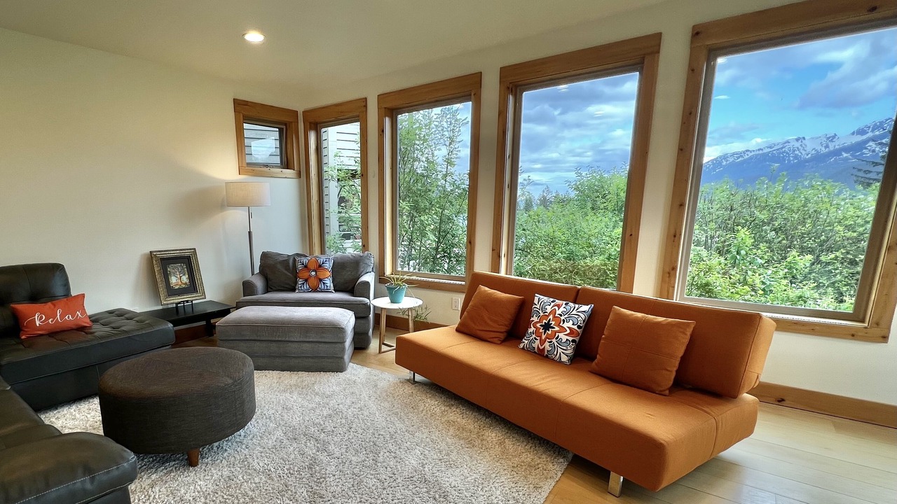 Photo of Livingroom in Downtown Juneau