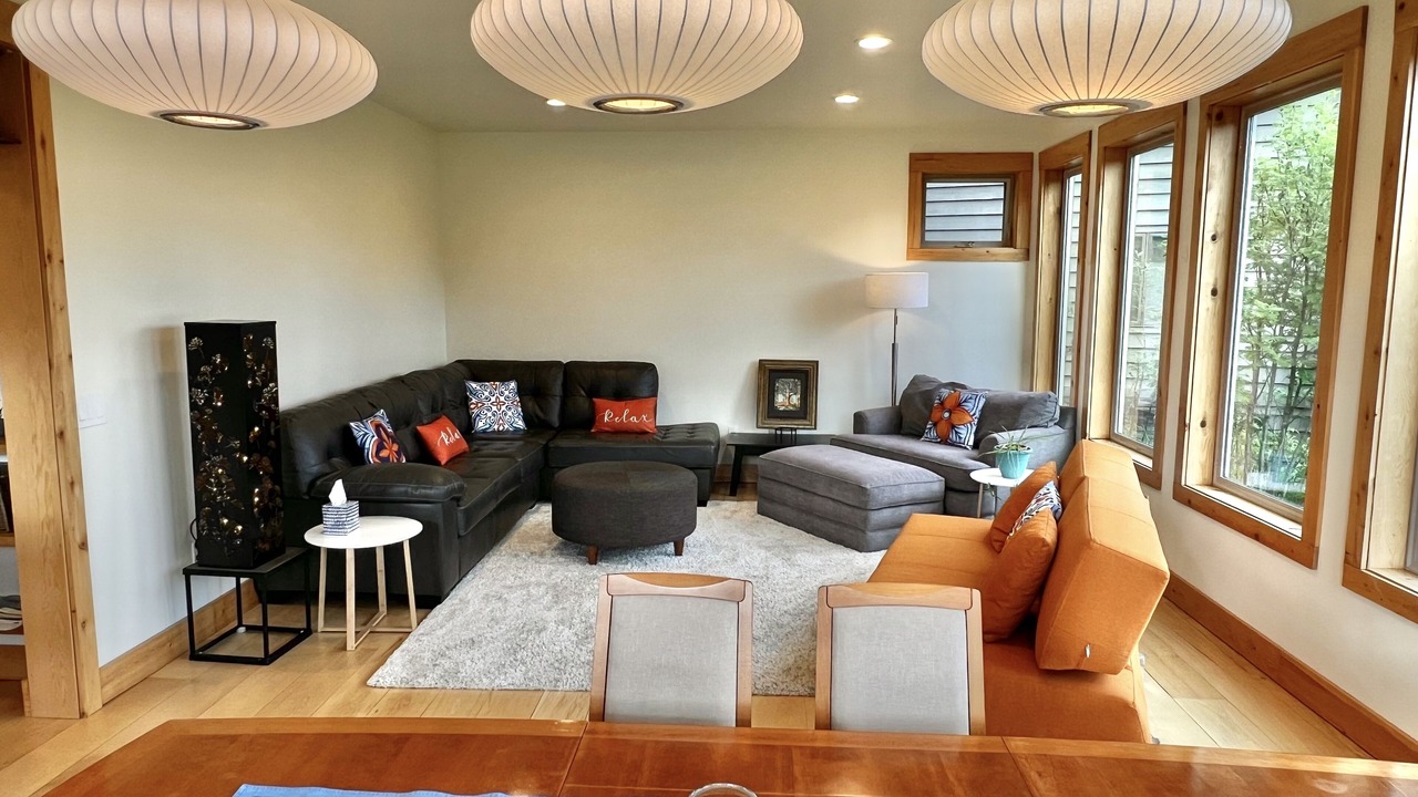 Photo of Livingroom in Downtown Juneau