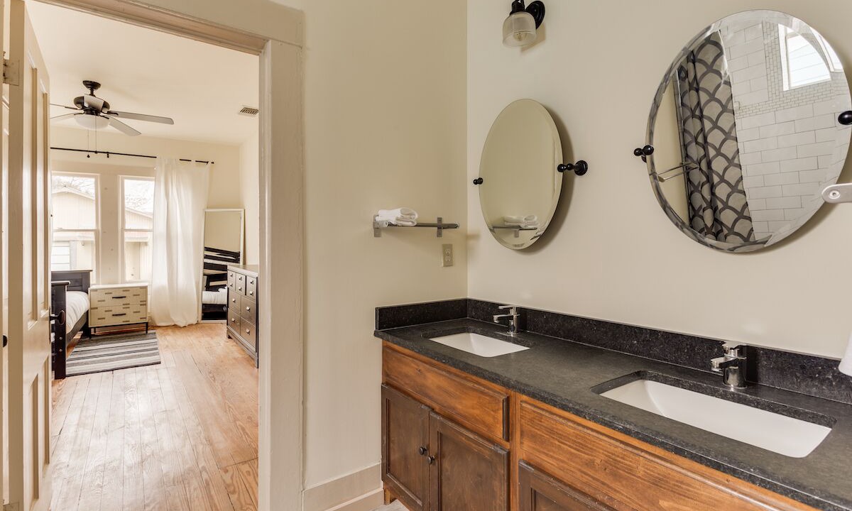 Photo of Bathroom in Government Hill