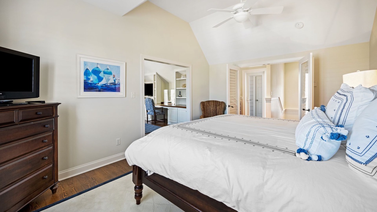 Photo of Bedroom in Debordieu Colony