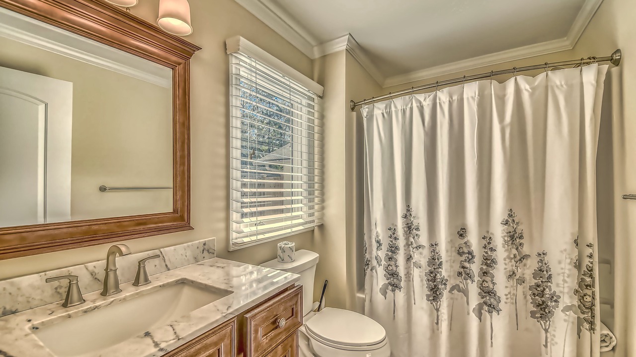 Photo of Bathroom in Folly Field