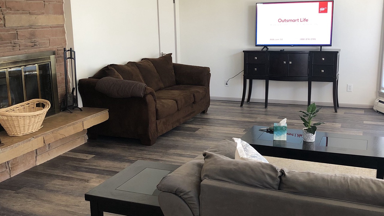 Photo of Livingroom in Mendenhall Valley