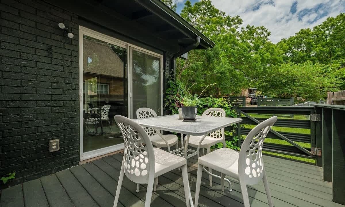 Photo of Outdoor in South River City