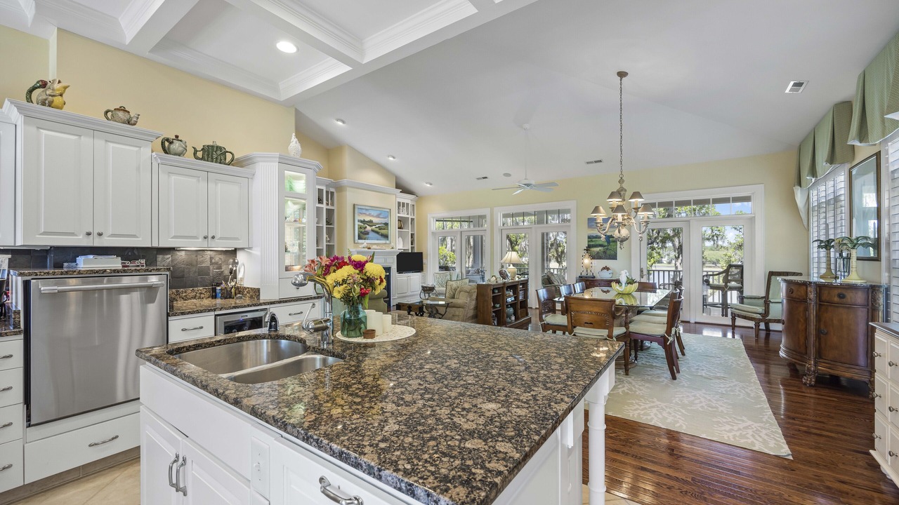 Photo of Kitchen in Debordieu Colony