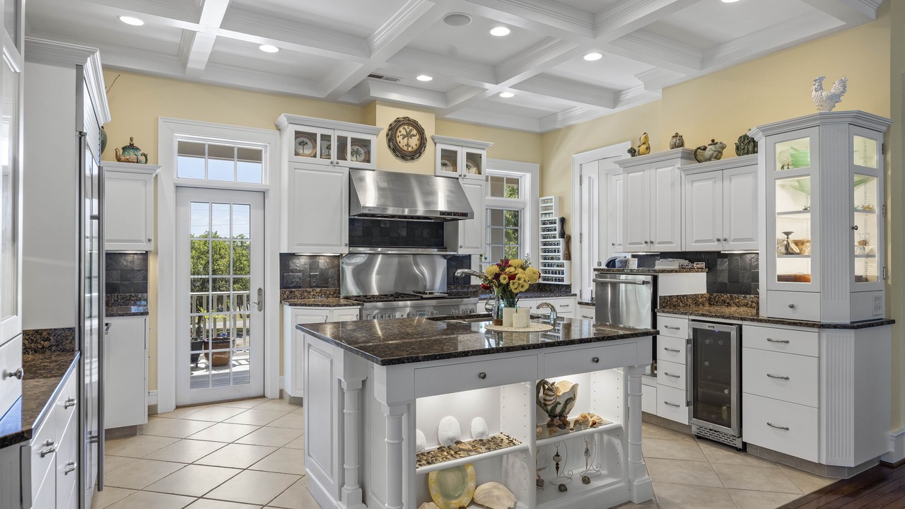 Photo of Kitchen in Debordieu Colony