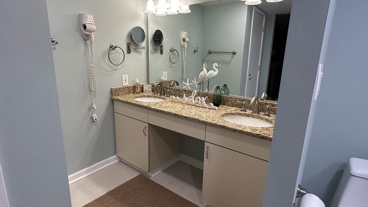 Photo of Bathroom in Arcadian Shores