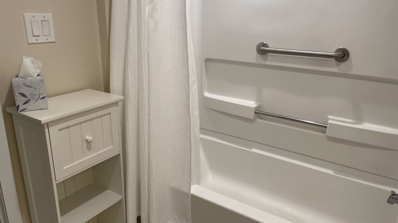 Photo of Bathroom in Arcadian Shores