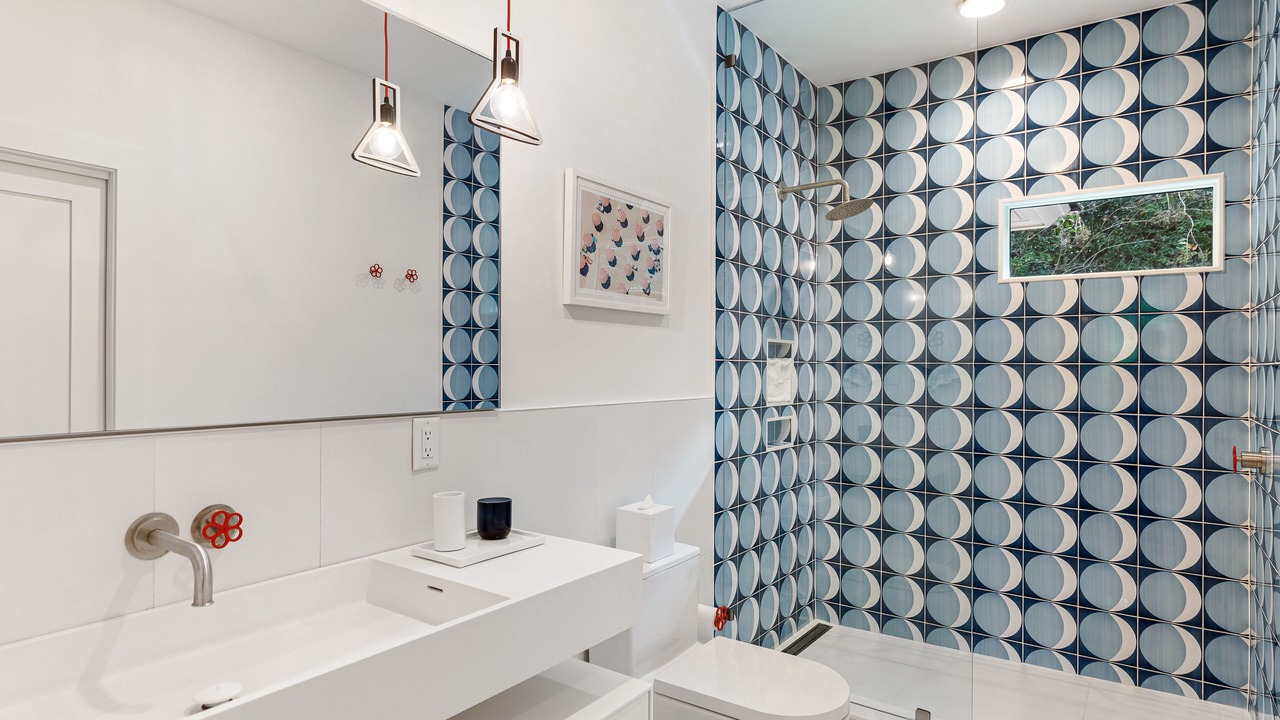 Photo of Bathroom in Vanderhorst Plantation
