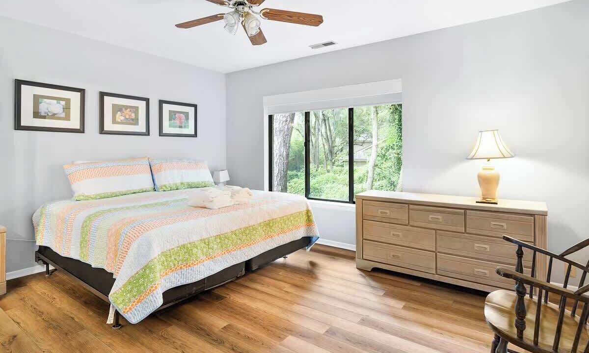 Photo of Bedroom in Folly Field
