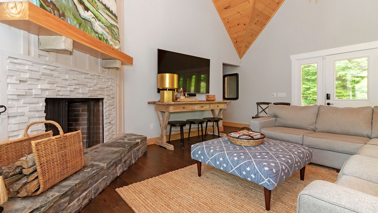 Photo of Livingroom in Bear Lake Reserve