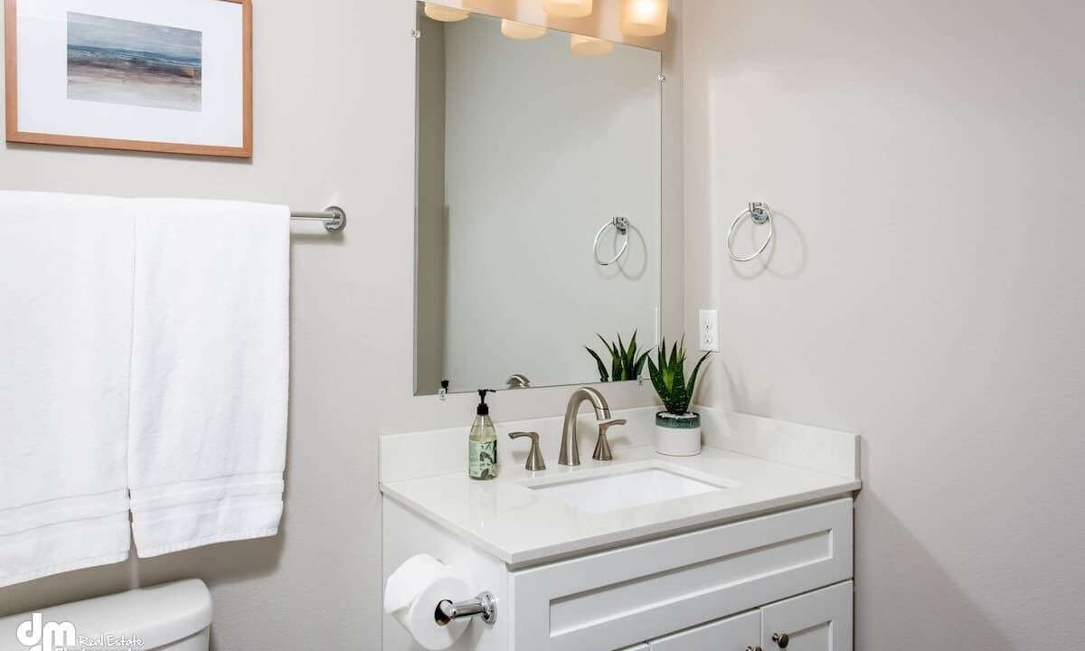 Photo of Bathroom in Meadow Lakes