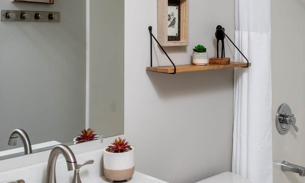 Photo of Bathroom in Meadow Lakes