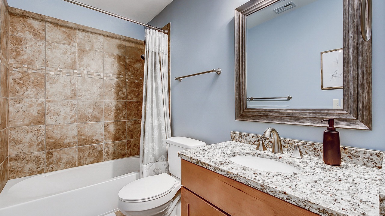 Photo of Bathroom in Folly Field