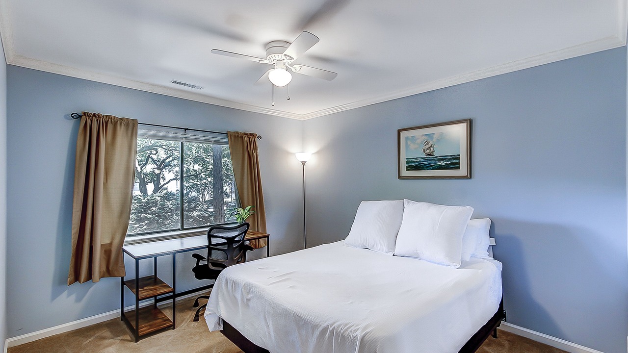 Photo of Bedroom in Folly Field