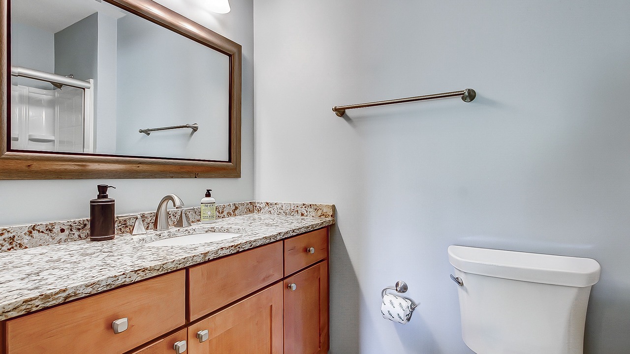 Photo of Bathroom in Folly Field