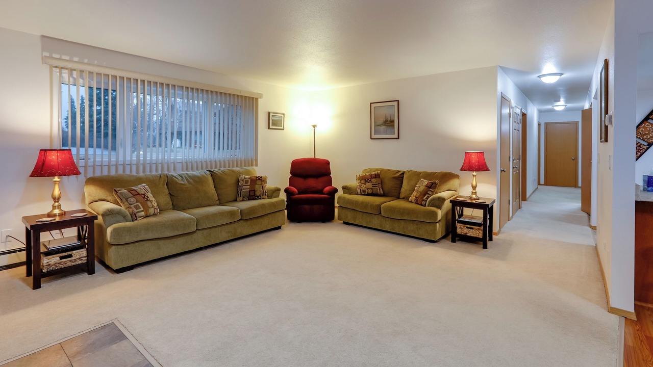 Photo of Livingroom in College