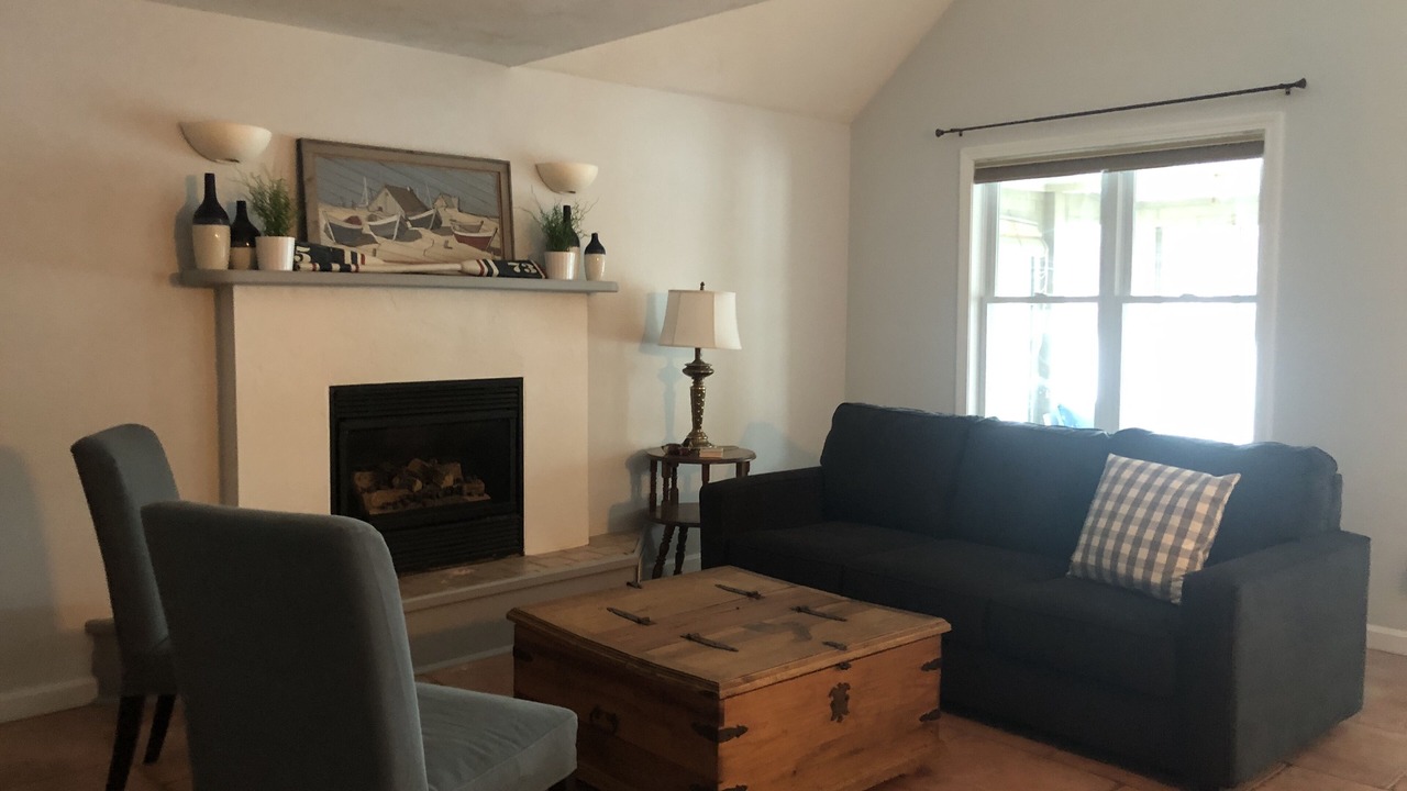 Photo of Livingroom in Sturbridge