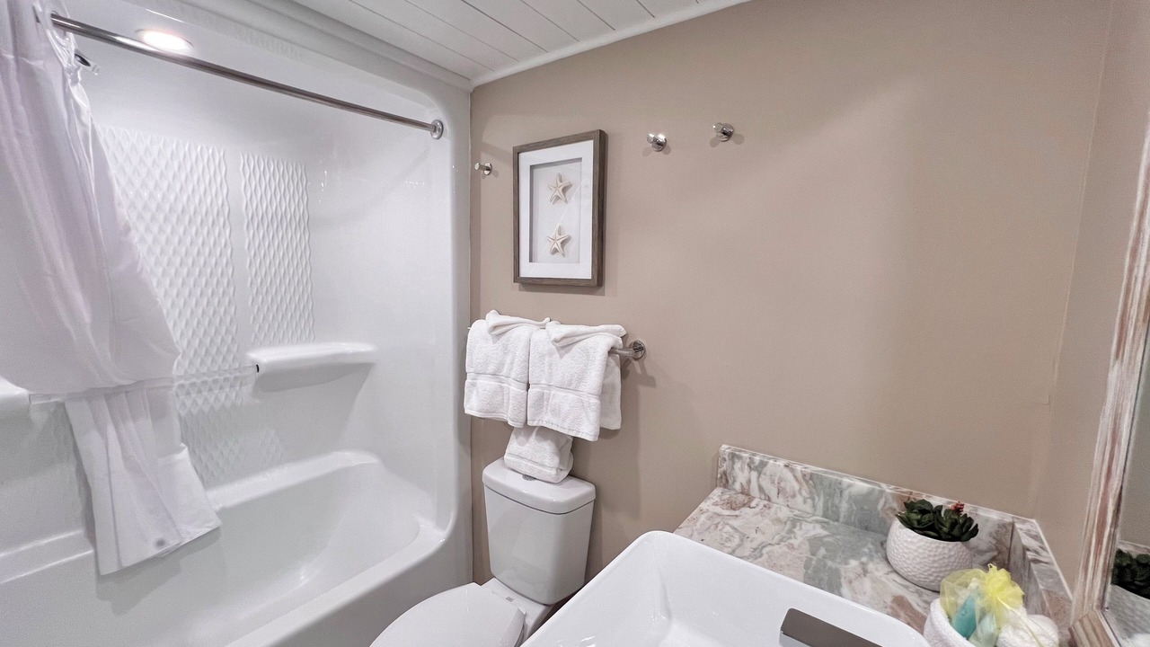 Photo of Bathroom in Arcadian Shores