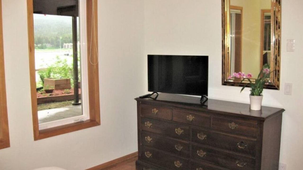 Photo of Bedroom in Juneau