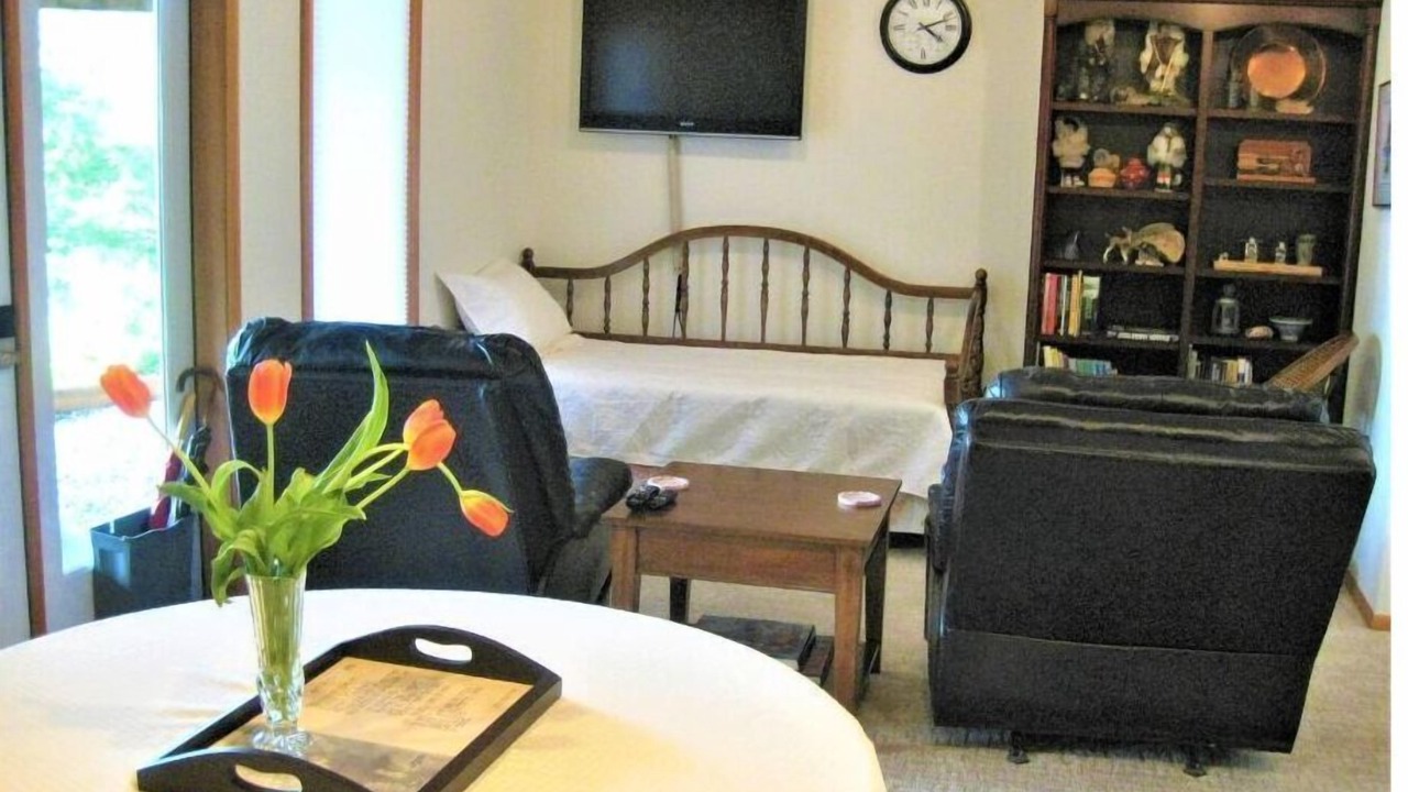 Photo of Bedroom in Juneau