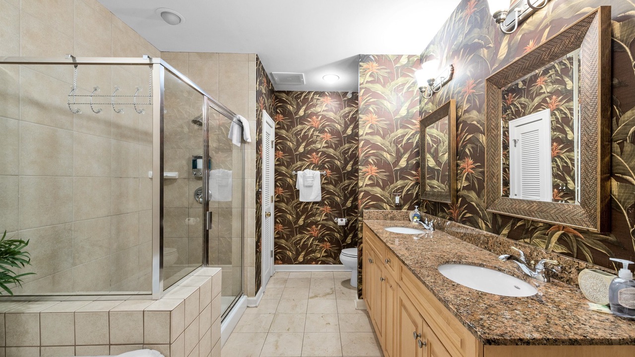 Photo of Bathroom in Arcadian Shores
