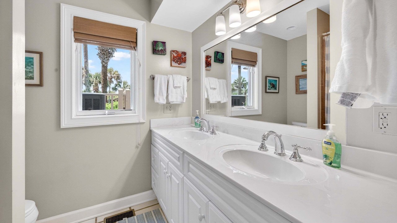 Photo of Bathroom in Debordieu Colony