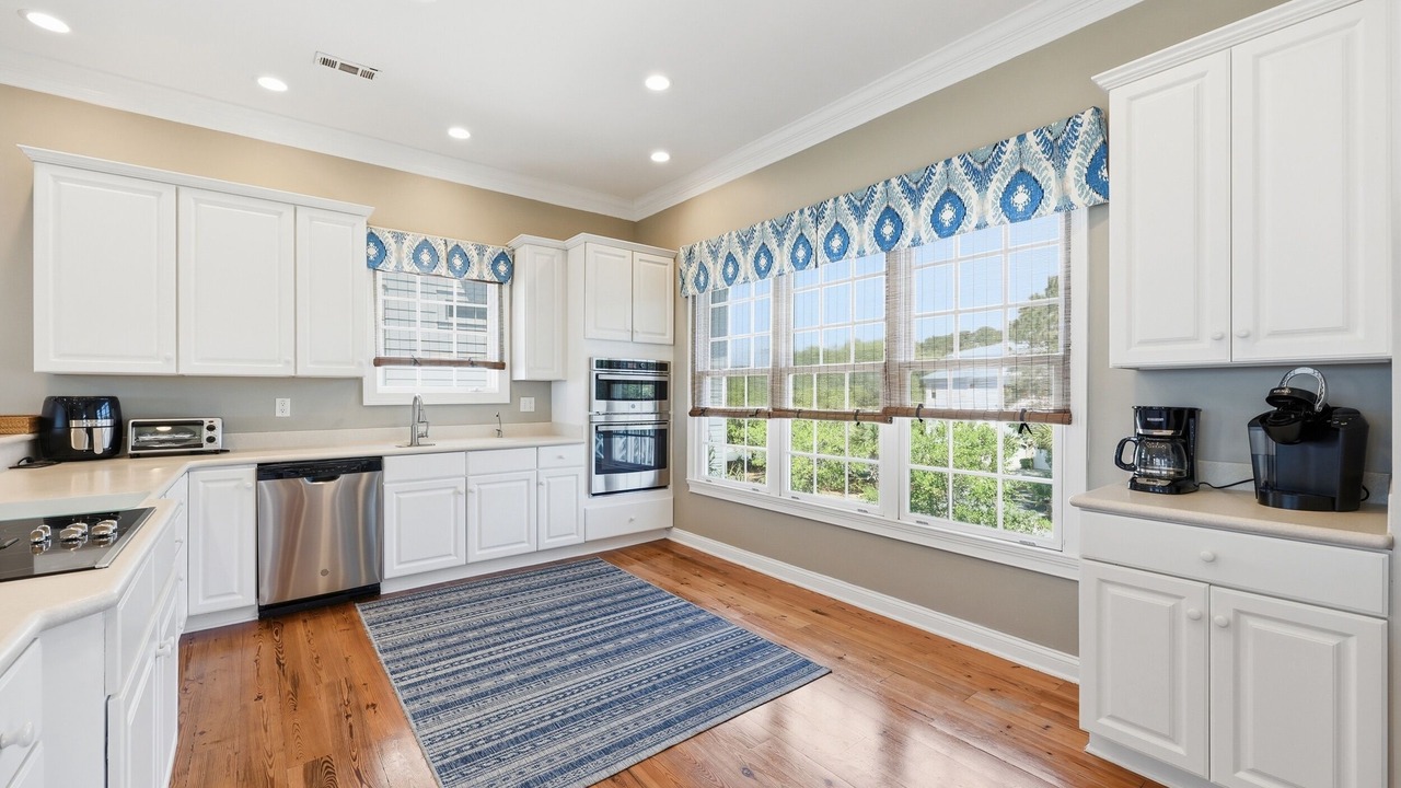 Photo of Kitchen in Debordieu Colony