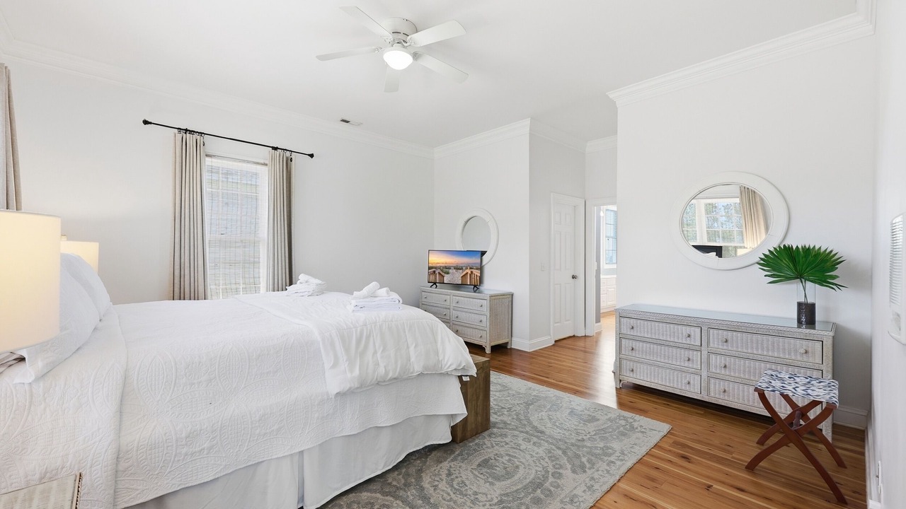 Photo of Bedroom in Debordieu Colony