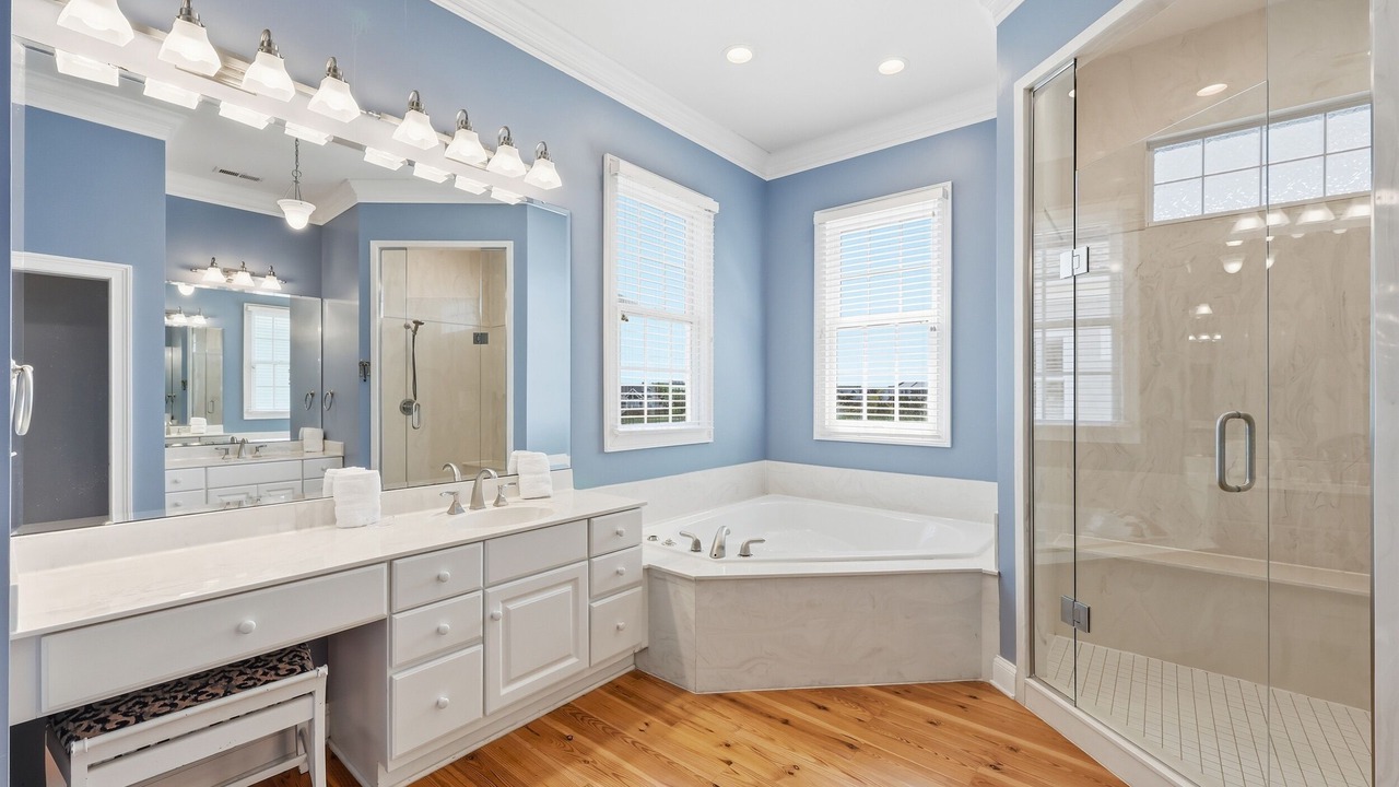 Photo of Bathroom in Debordieu Colony