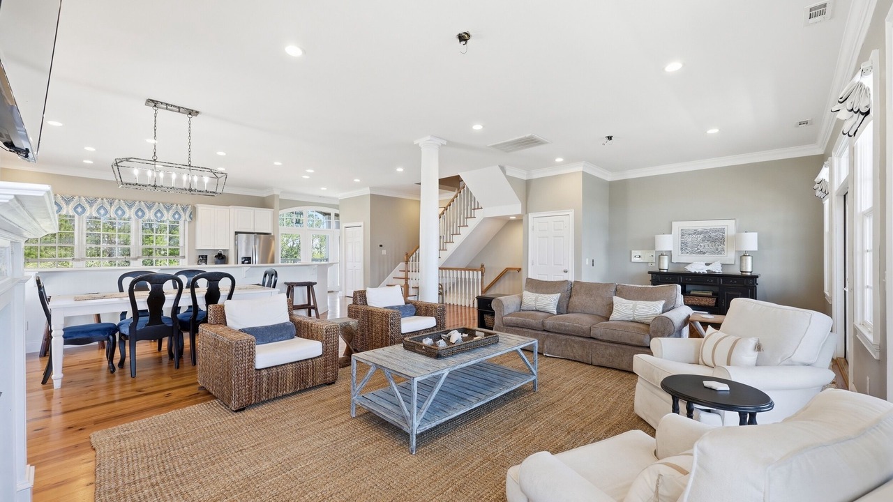 Photo of Livingroom in Debordieu Colony