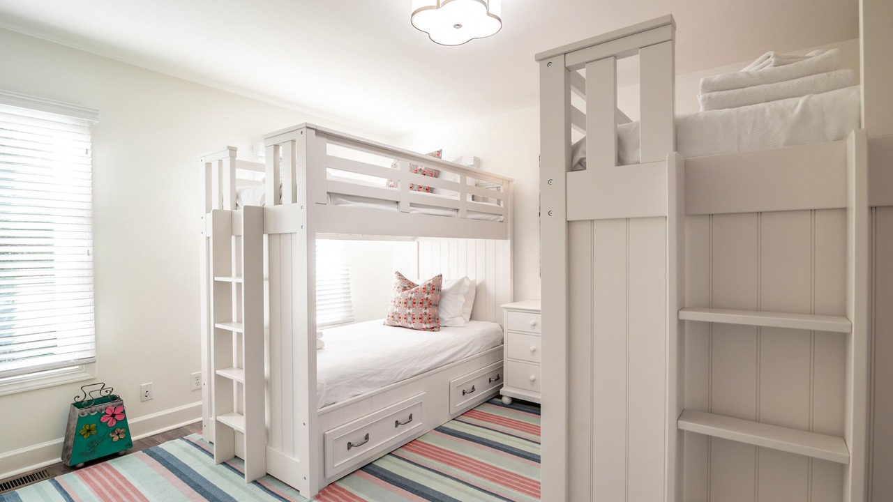 Photo of Bedroom in Debordieu Colony