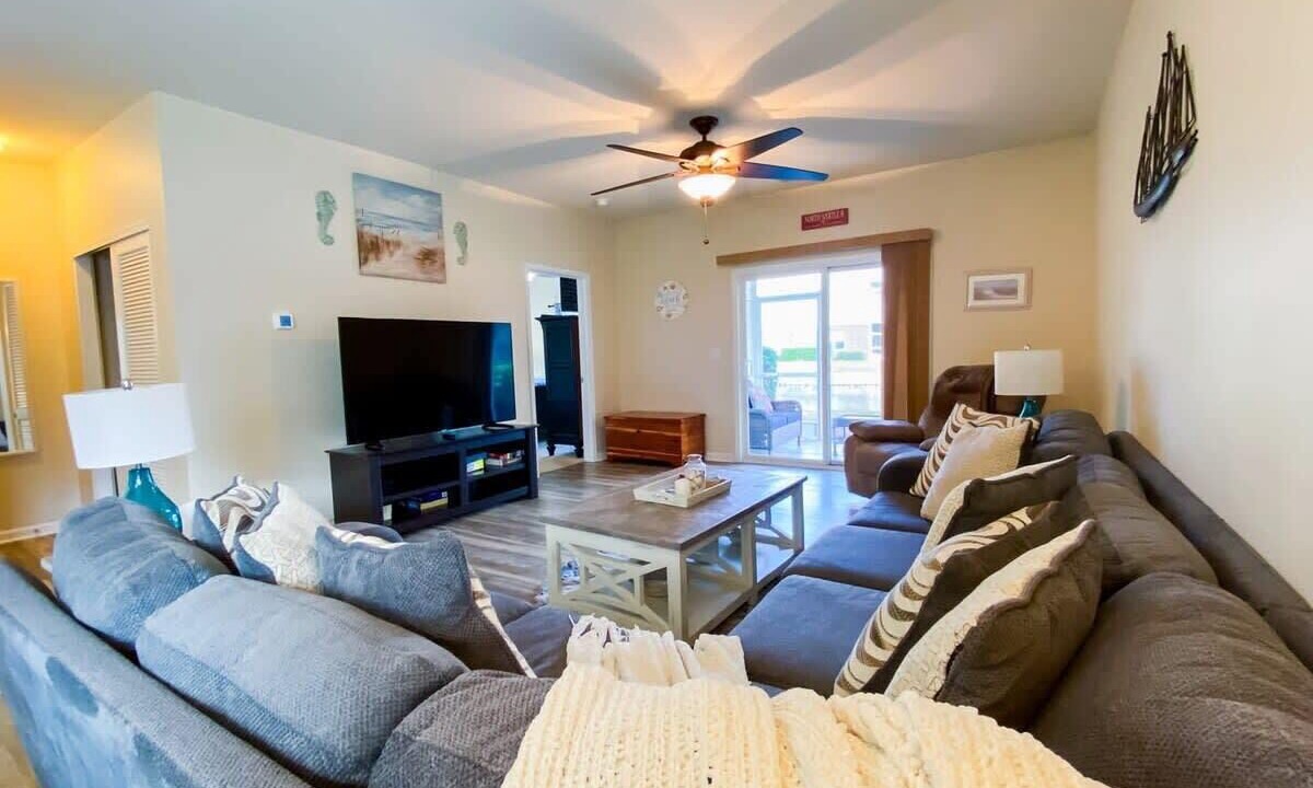 Photo of Livingroom in North Myrtle Beach