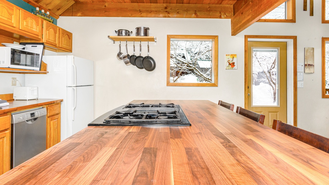 Photo of Kitchen in Alyeska