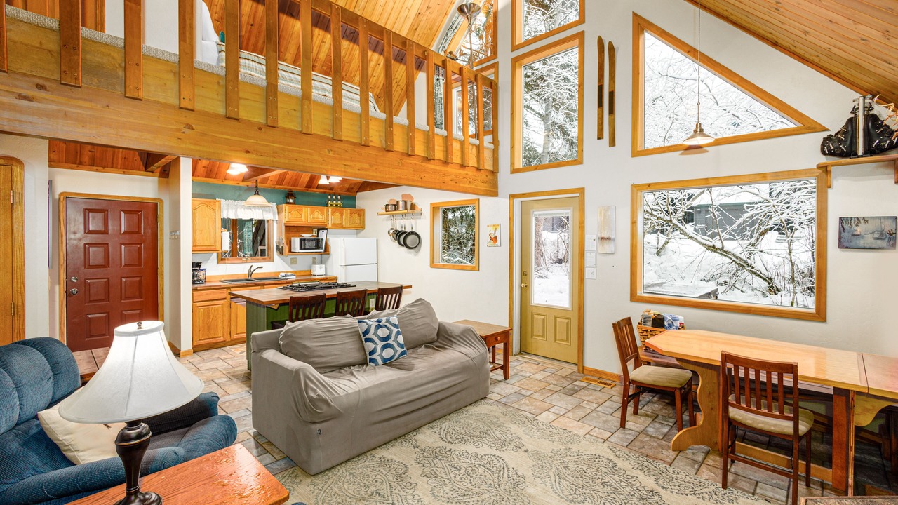 Photo of Livingroom in Alyeska