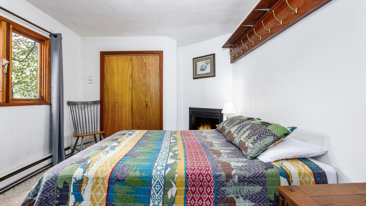 Photo of Bedroom in Alyeska