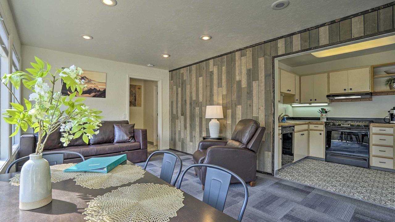 Photo of Bedroom in Alyeska