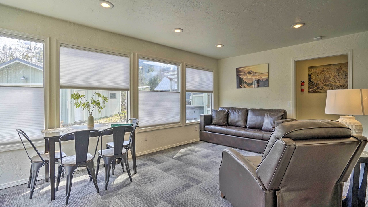 Photo of Livingroom in Alyeska