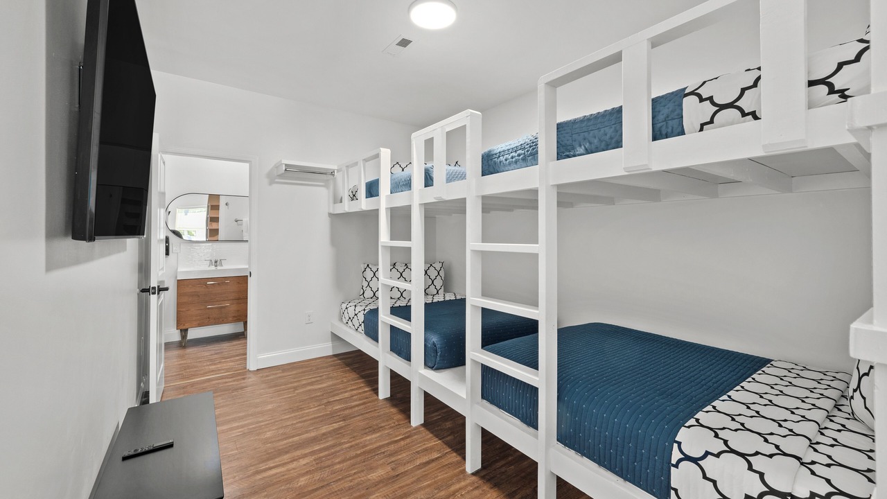 Photo of Bedroom in Ocean Drive