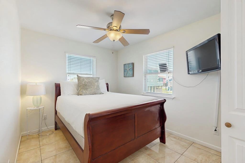 Photo of Bedroom in Terramar Beach