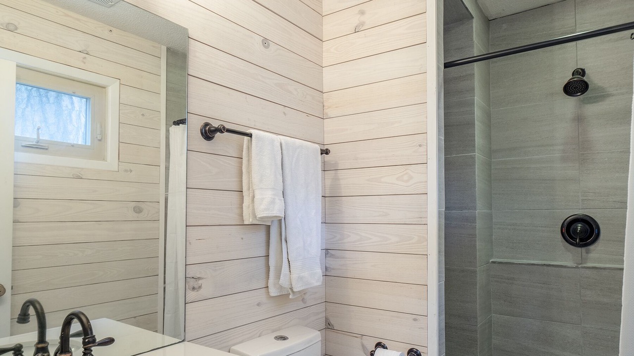 Photo of Bathroom in Tarpon Pond