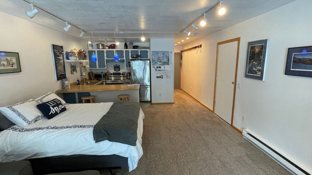 Photo of Bedroom in Alyeska