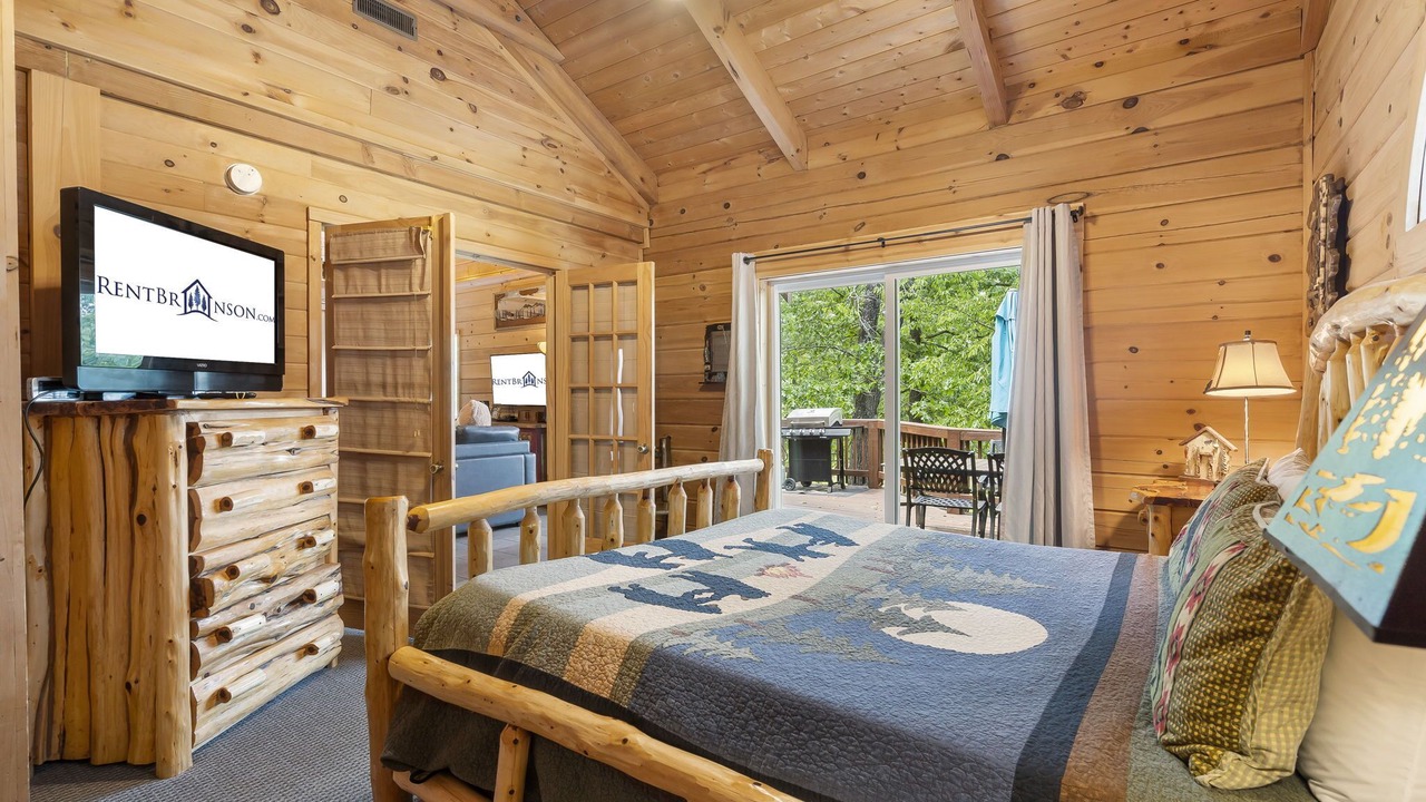 Photo of Bedroom in Branson Cedars